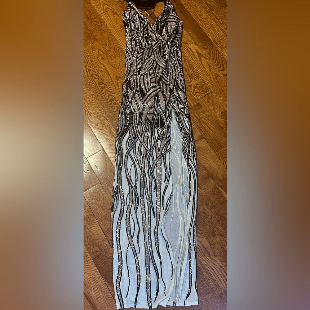 Long glitter dress with high slit. Never worn - Picture 2 of 3